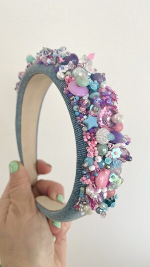 Hårbøjle med lyserøde og blå perler